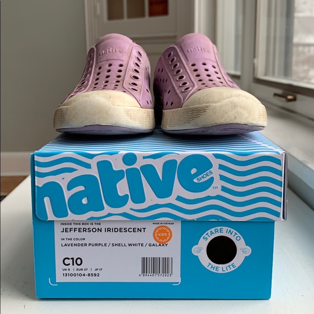 Native Jefferson Iridescent Size 10 Girls slip ons